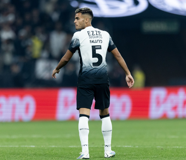 Boca Juniors demonstra interesse em Fausto Vera e estuda enviar oferta para o Corinthians
