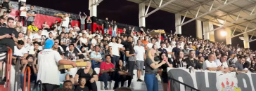 Fiel protesta aps empate do Corinthians com o Atltico-GO no Brasileiro