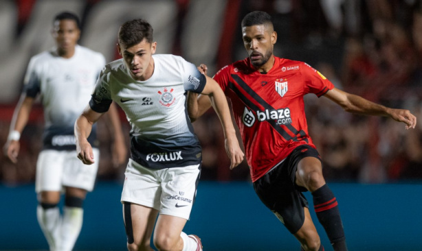 Gabriel Moscardo volta a atuar pelo Corinthians após mais de seis meses