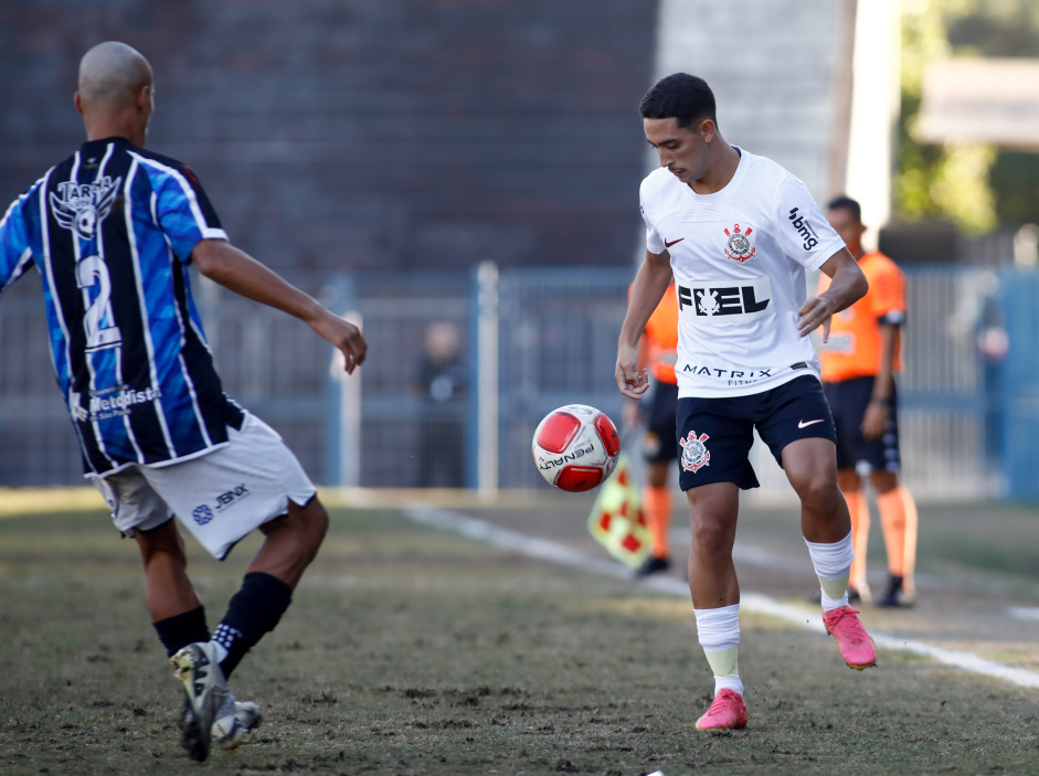 Reforo do Sub-20 faz primeiro jogo aps quatro meses de chegada ao Corinthians
