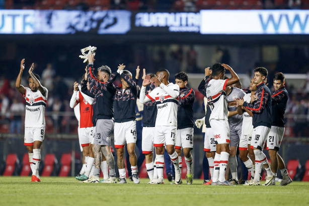 O São Paulo chega embalado para visitar o Corinthians na Neo Química Arena pelo Brasileirão