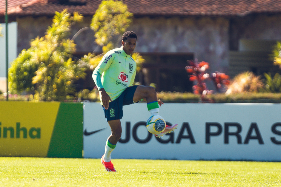 Denner comeou entre os titulares em jogo-treino contra o Madureira Sub-17