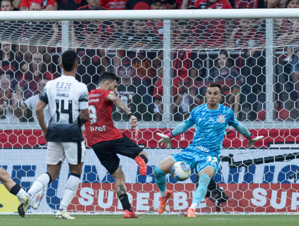 Donelli fez seu segundo jogo consecutivo como titular do Corinthians