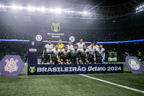Elenco do Corinthians antes do D�rbi