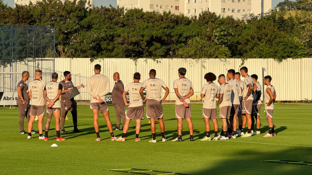 Corinthians se reapresentou na tarde desta terça-feira ao CT
