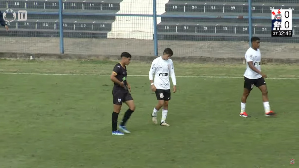 O Corinthians recebeu o Tiet� na manh� deste s�bado pela quarta rodada da segunda fase do Paulista Sub-17