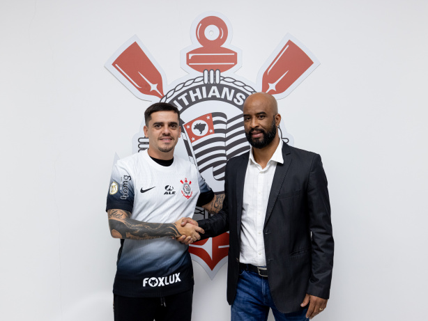 Fagner estendeu seu contrato com o Corinthians até 2026