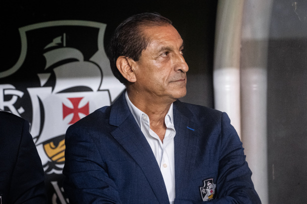 Ramon Diaz se aproxima de acerto com o Corinthians