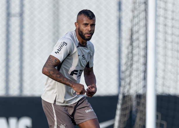 Corinthians oficializa numeração de Alex Santana na temporada; confira