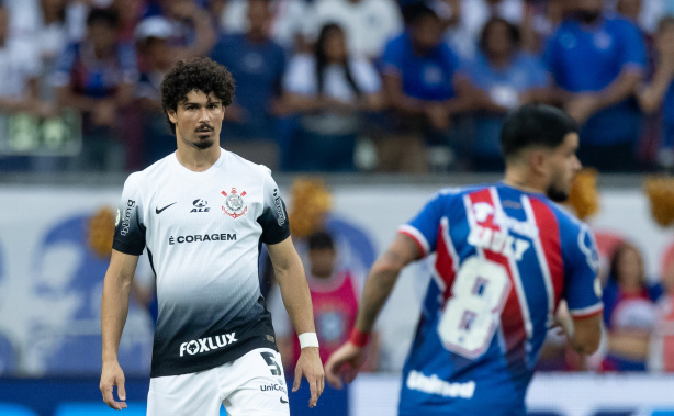 André Ramalho comemora estreia vitoriosa pelo Corinthians em entrevista pós-jogo