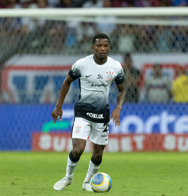 Cac� durante confronto contra o Bahia