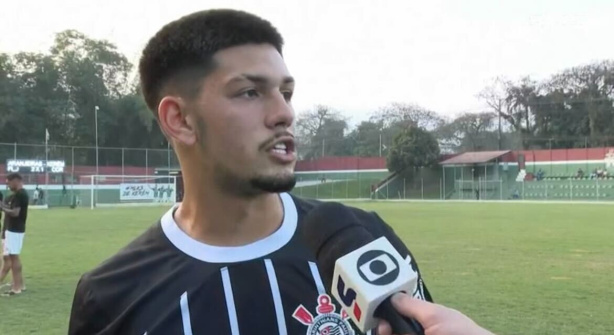 Lateral do Corinthians lamenta derrota, mas mantém confiança com classificação no Brasileiro Sub-20