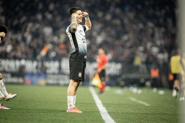 Garro avalia empate do Corinthians e despista interesse de clube argentino