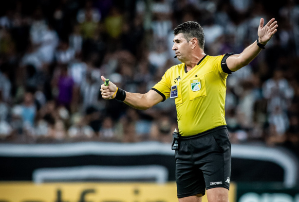 Corinthians envia ofício à CBF contra a escolha do árbitro para o confronto com o Grêmio