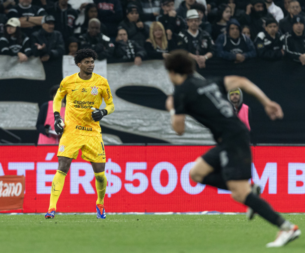 Goleiro é eleito craque e dupla se destaca negativamente em empate entre Corinthians e Grêmio