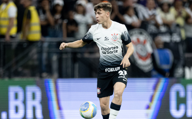 Breno Bidon volta a entrar em campo pelo Corinthians após sumiço com Ramón Díaz