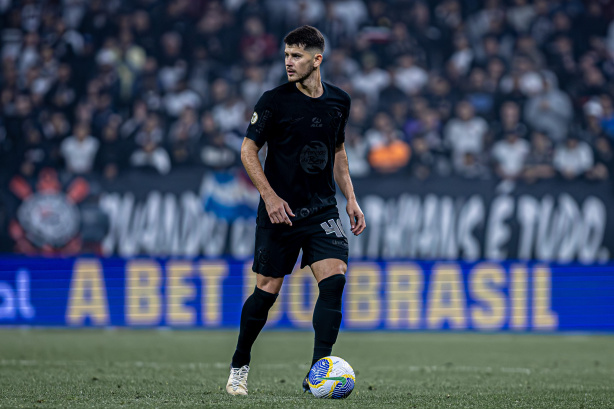 Hugo atinge marca expressiva entre laterais-esquerdos do Corinthians no século