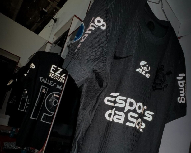 Segundo uniforme do Corinthians segue invicto na temporada