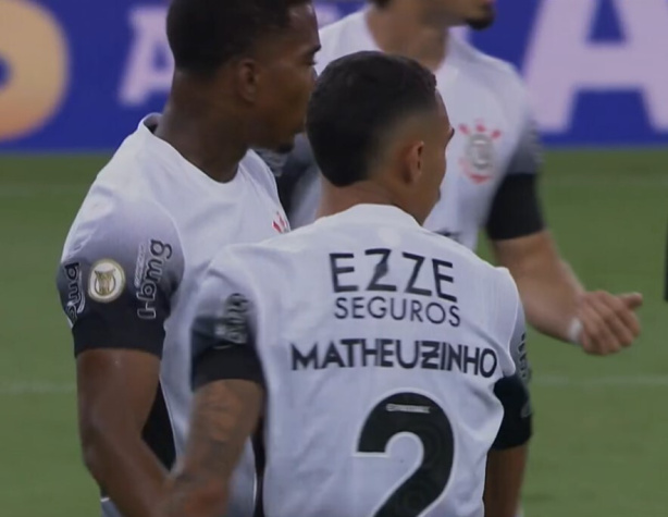 Matheuzinho vê as oportunidades perdidas no setor ofensivo como fato crucial para o baixo desempenho do Corinthians no Campeonato Brasileiro