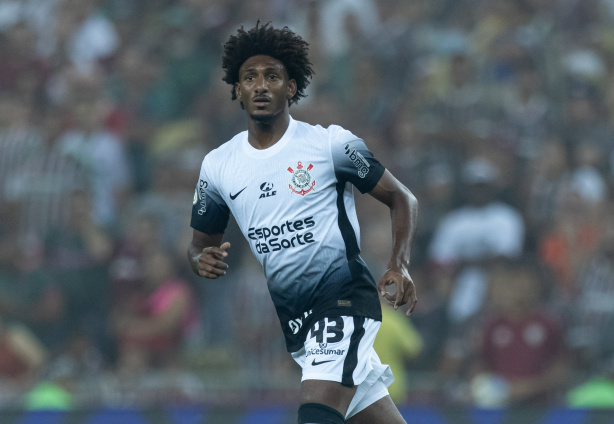 Talles Magno é substituído com dores no empate do Corinthians contra o Fluminense