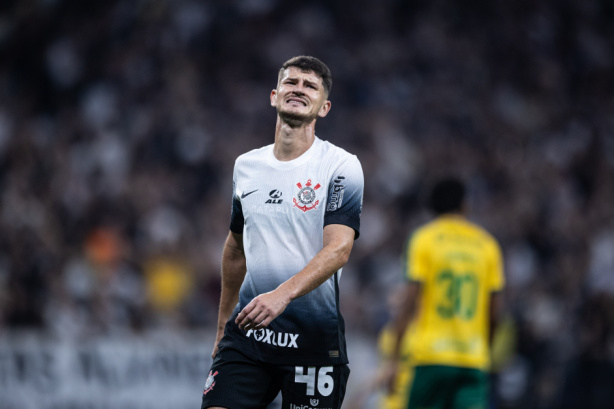 Corinthians volta para a zona de rebaixamento ao término da 23ª rodada