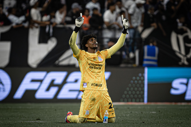 Herói nos pênaltis, Hugo se emociona e elege classificação como jogo mais importante de sua carreira