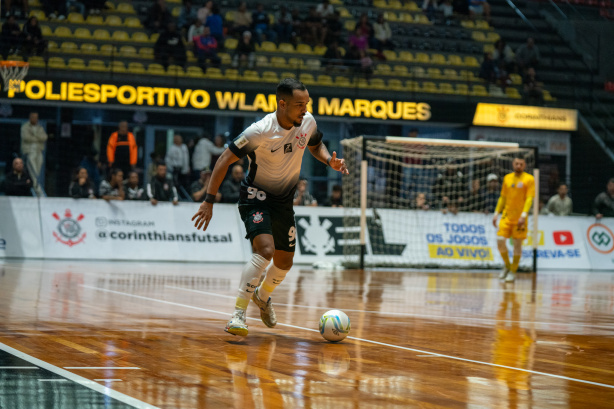 Ala sofre lesão e passa a preocupar para sequência do Corinthians Futsal na temporada