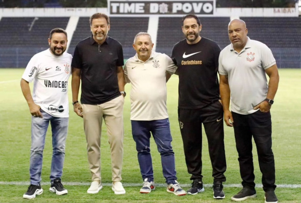 O Corinthians n�o queria ficar em uma cidade muito distante da capital estadual