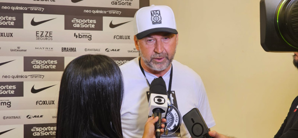 Augusto Melo define atuação do Corinthians na janela de transferências e afirma que clube não sofrerá com novas saídas