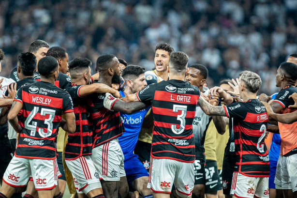 Momento da confusão que originou a expulsão de Cacá