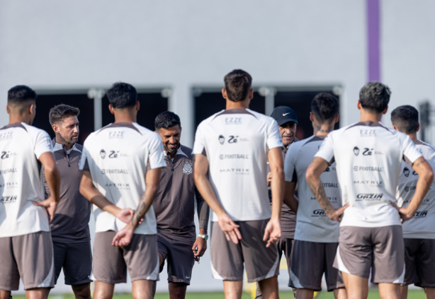 Corinthians segue com folga no limite de estrangeiros mesmo com chegada iminente de dupla