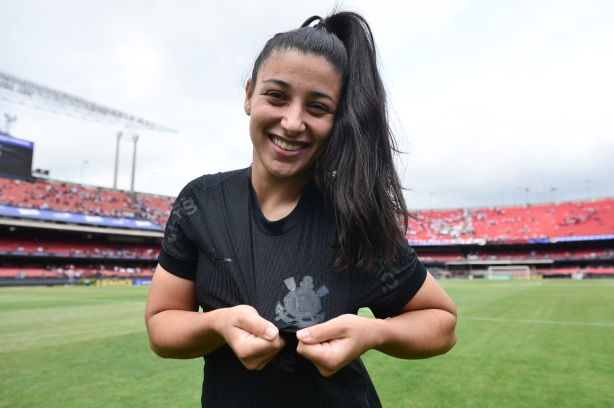 Duda Sampaio comemorando vitória