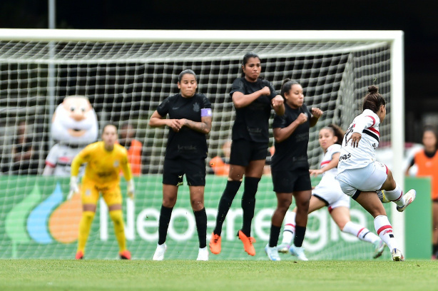 Gabi Portilho e Isabela deixaram o gramado do Morumbis precocemente