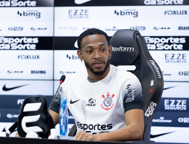 Martínez diz que Corinthians será competitivo em todas as copas e ressalta importância de clássicos