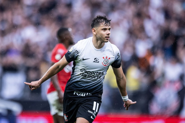 Corinthians vence bem o Atl�tico-GO em casa e renova esperan�as por perman�ncia na S�rie A
