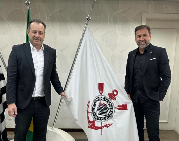 Corinthians age rápido e anuncia 'novo' diretor jurídico