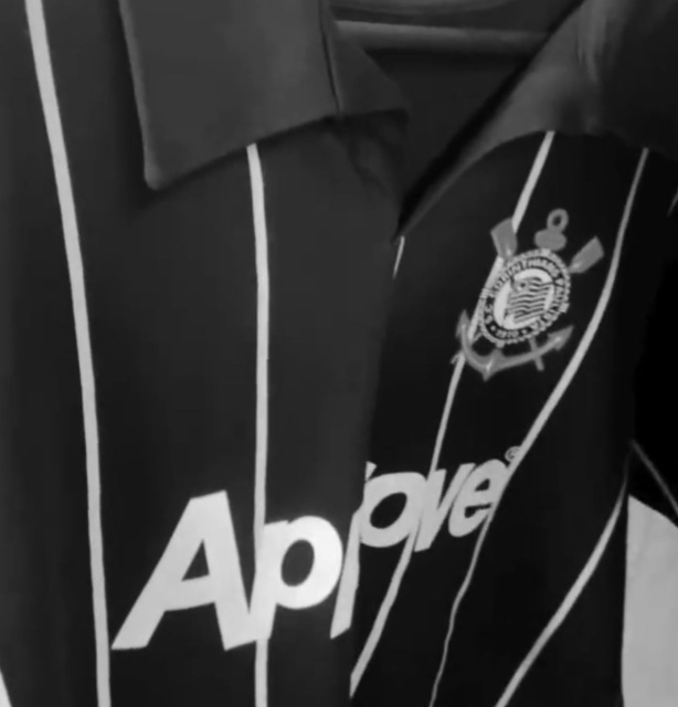Corinthians e marca de roupas anunciam parceria