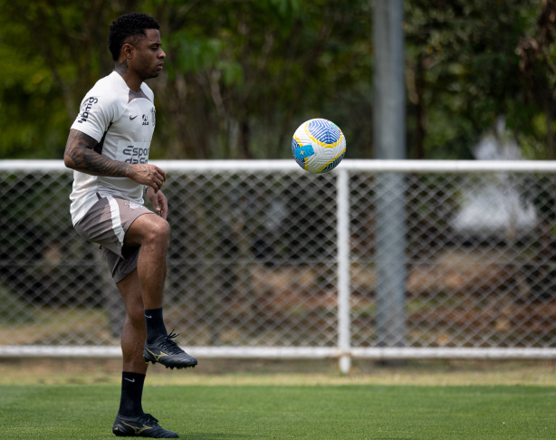 Diego Palacios acelerou os trabalhos e está próximo de retornar ao Corinthians