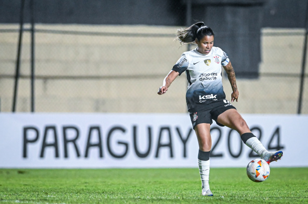Vic Albuquerque é a capitã do Corinthians