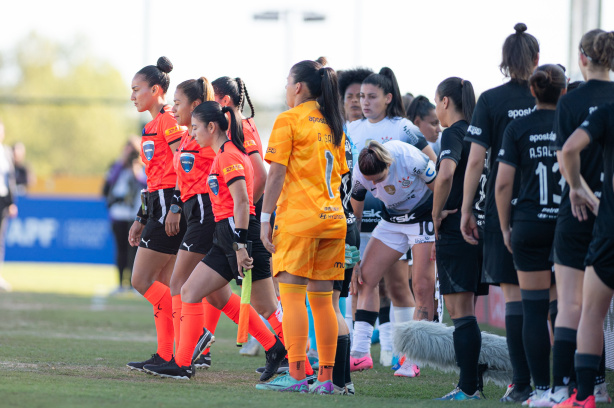 A equipe de arbitragem foi criticada pelas jogadoras do Corinthians na partida diante do Olimpia, pelas quartas de final da Libertadores Feminina
