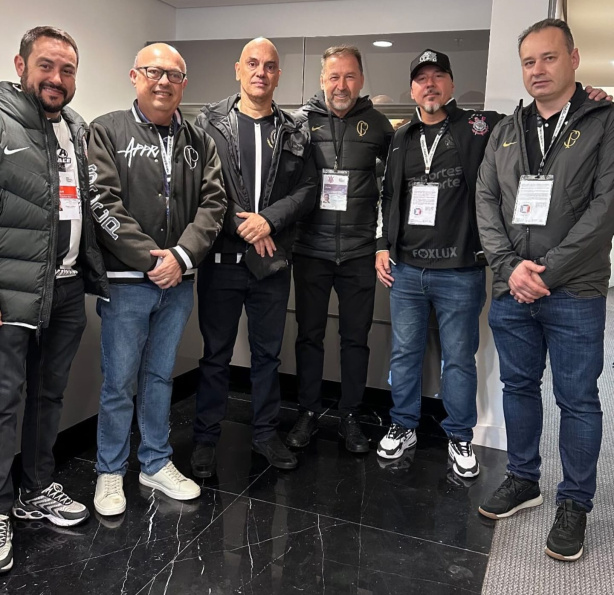 Claudinei Alves (diretor de base), Thales Cezar de Oliveira (Diretor de Rela��es Institucionais), Alexandre de Moraes (Ministro do STF), Augusto Melo, Roberson de Medeiros (Presidente da Comiss�o de �tica do Conselho Deliberativo) e Vinicius Cascone