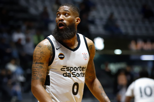 Corinthians bateu o Botafogo com grande trabalho defensivo nos segundo e terceiro quartos