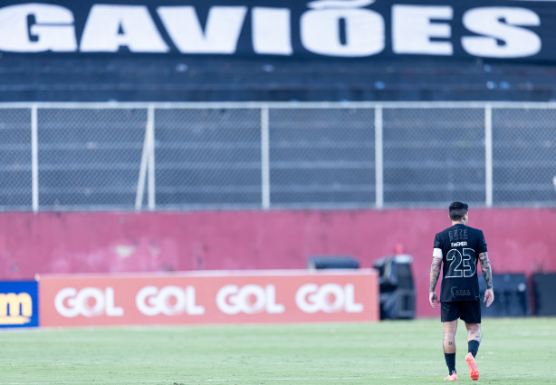 Corinthians voltou a vencer no Barradão neste sábado