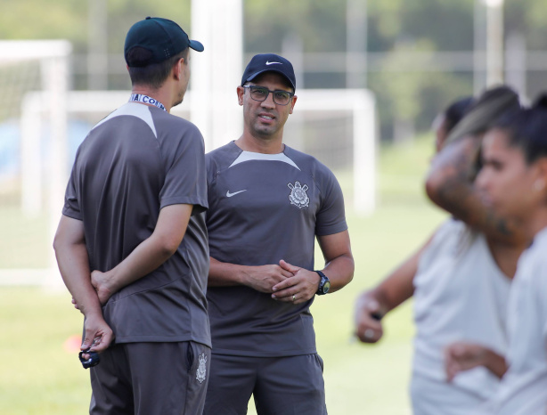 Breno Basso será o técnico do Corinthians Feminino na final do Paulistão