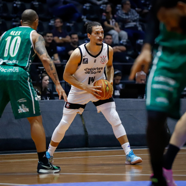 Corinthians � derrotado pelo Vasco no NBB