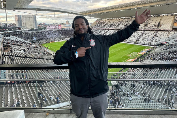 Dorien Rowe é torcedor do Corinthians e sonha morar no Brasil para ficar próximo do Timão