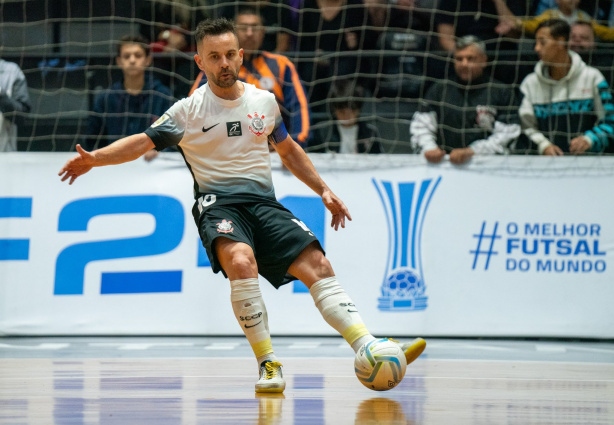 Deives comentou sobre a vota��o de impeachment e a influ�ncia no elenco de futsal