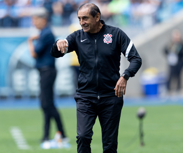 Ramón Díaz durante vitória do Corinthians sobre o Grêmio