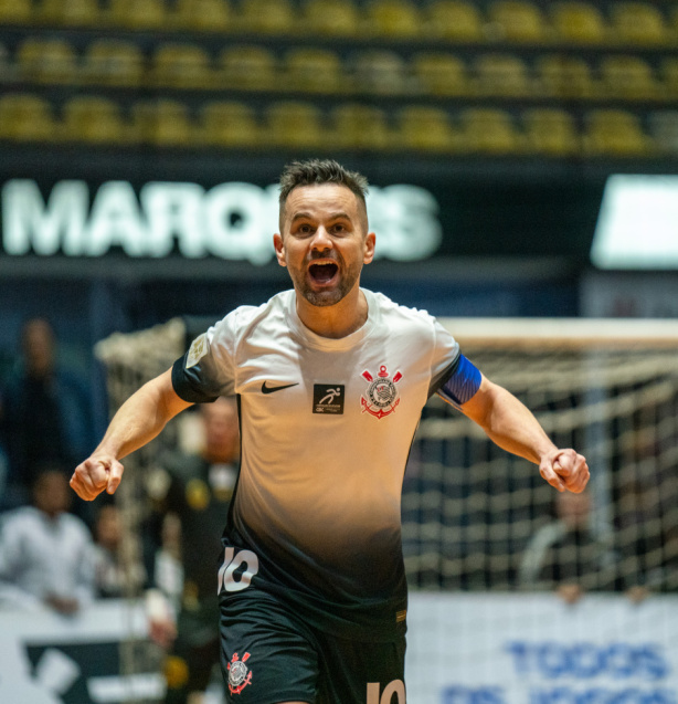 Deives confirma renova��o de contrato junto ao Corinthians Futsal