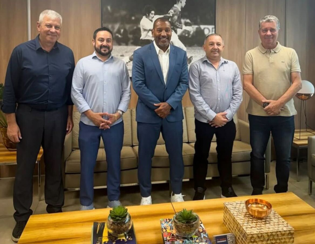 Diretor da base do Corinthians visita a FPF para tratar de assuntos 'institucionais'